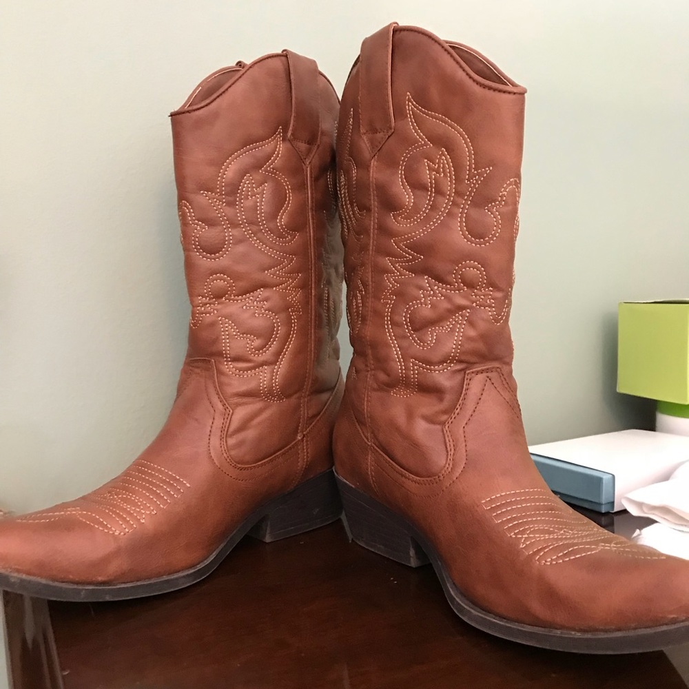Women’s cowboy boots